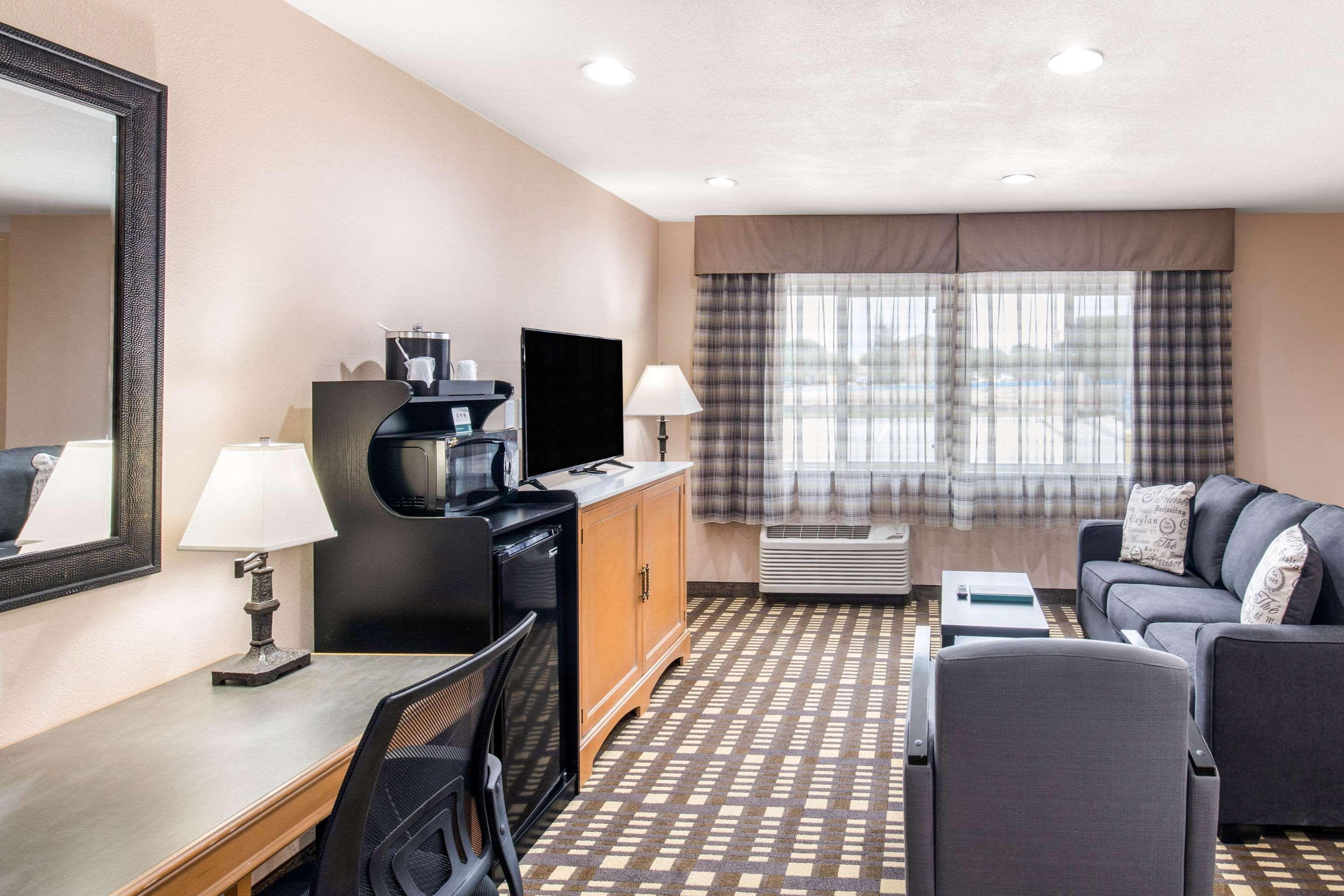 Quality Inn & Suites Plano East - Richardson Esterno foto