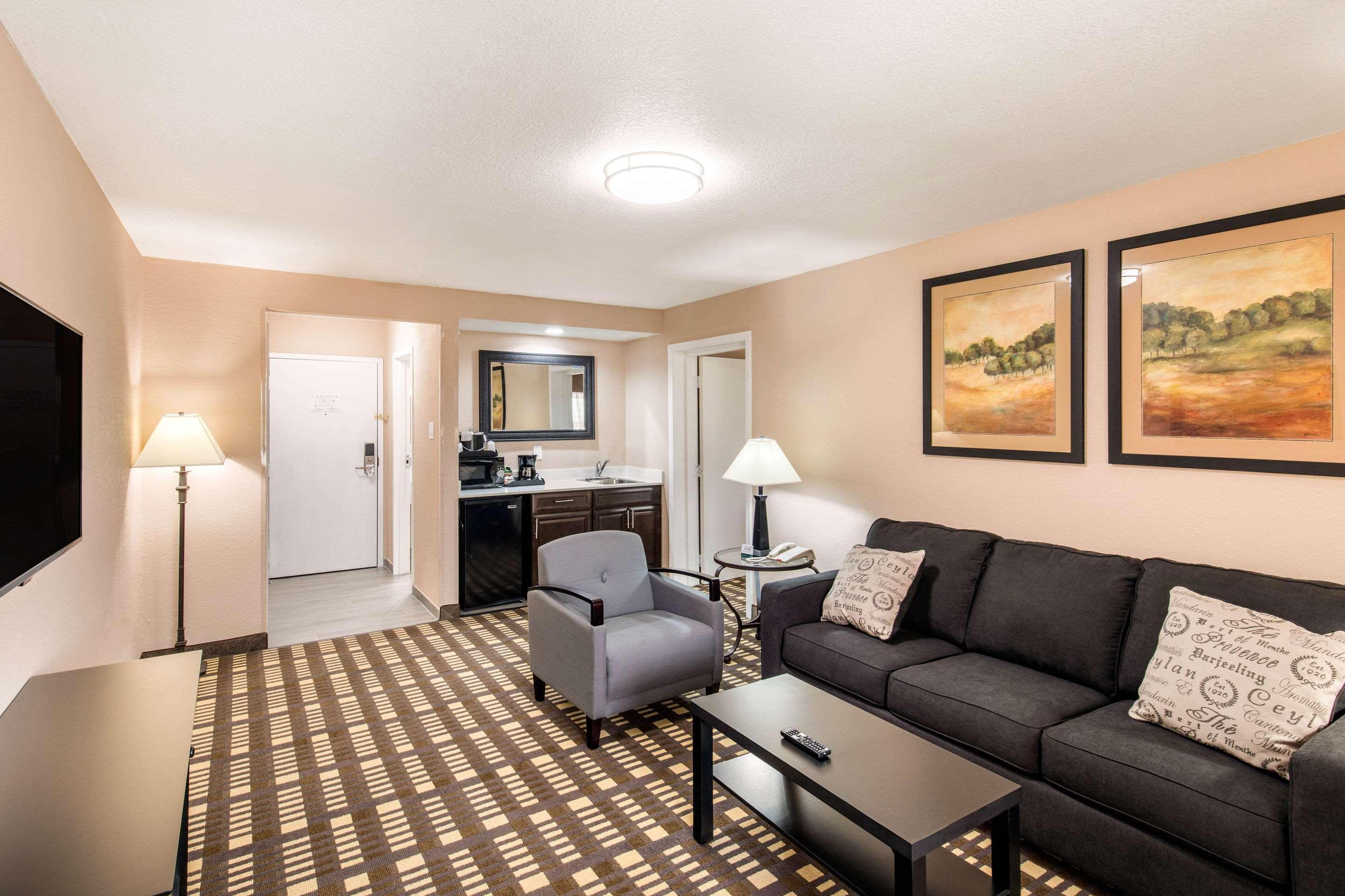Quality Inn & Suites Plano East - Richardson Esterno foto