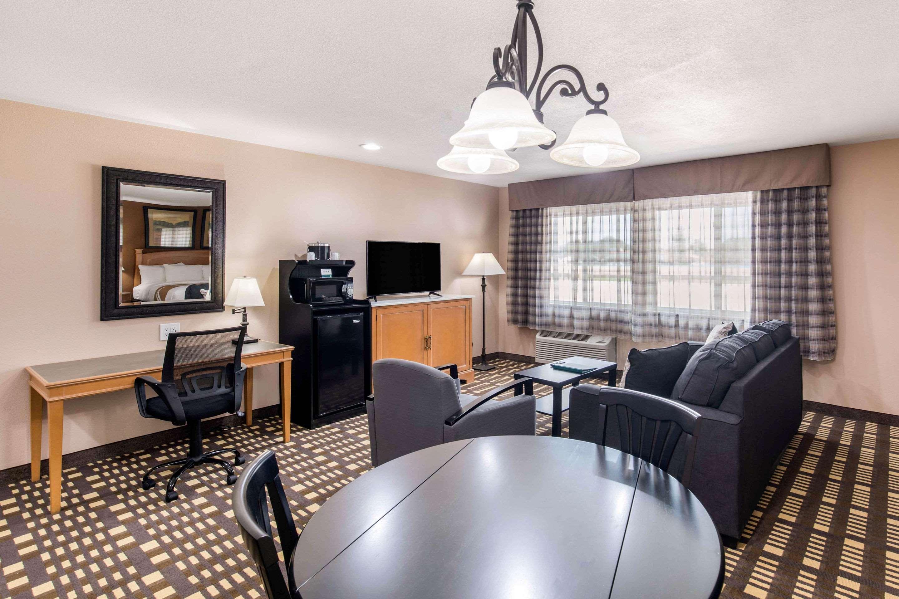 Quality Inn & Suites Plano East - Richardson Esterno foto
