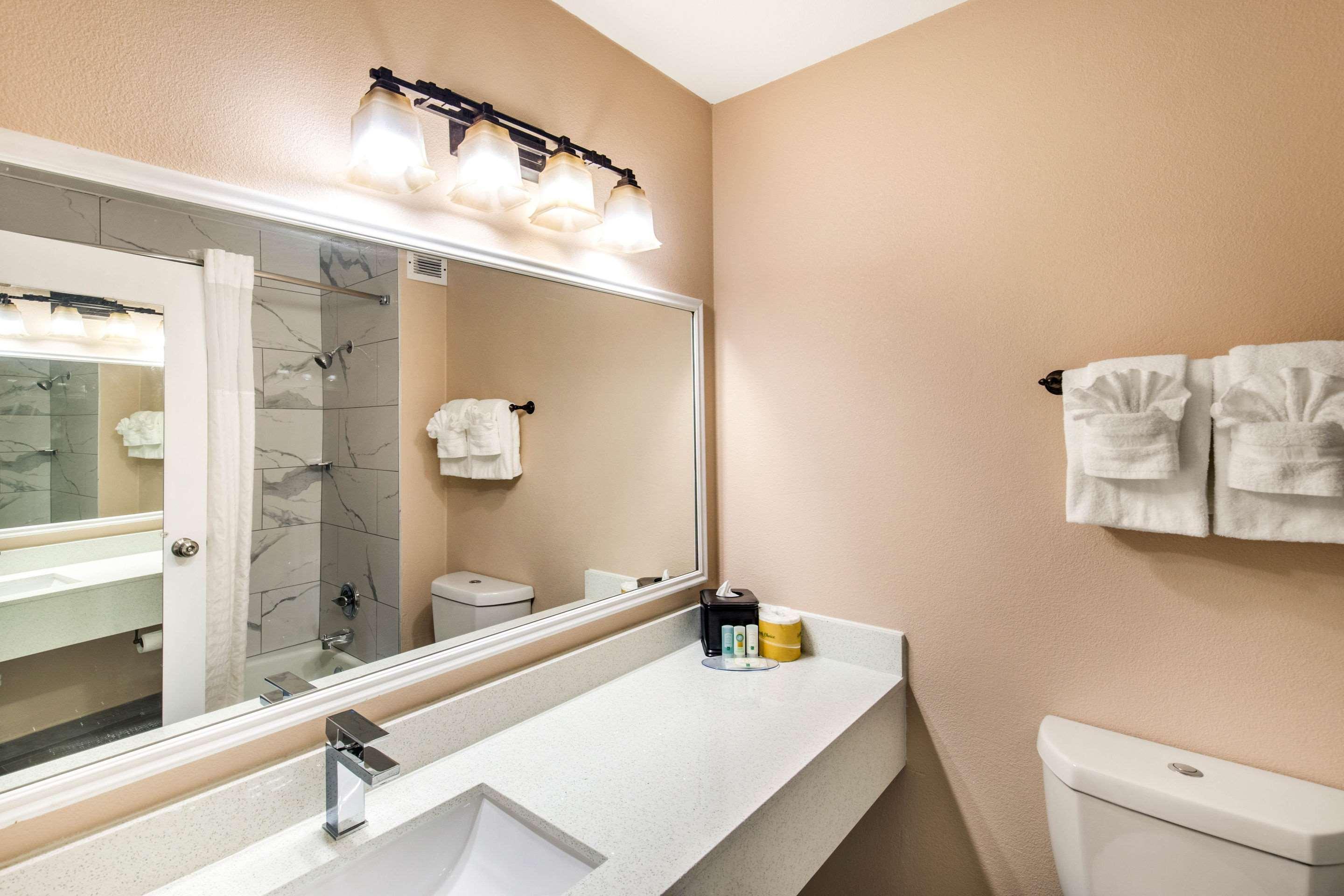 Quality Inn & Suites Plano East - Richardson Esterno foto